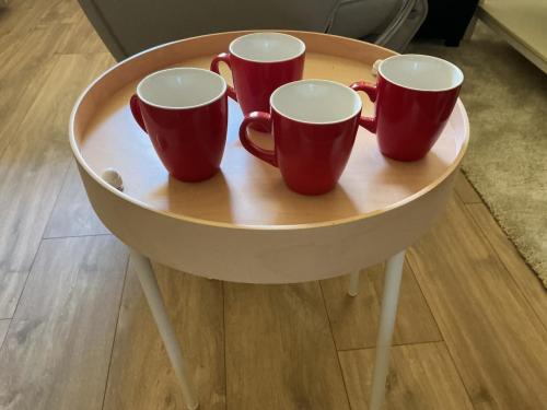 4 rode Hema mokjes
