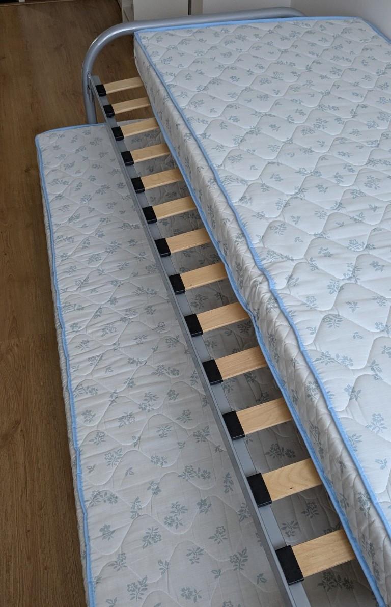 LOGEERBED / ONDERSCHUIFBED 200x90