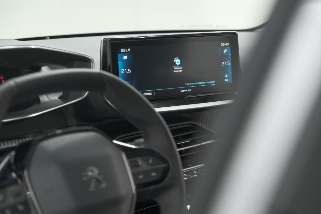 Peugeot 208 puretech 100 allure pack | camera | apple carplay | parkeersens