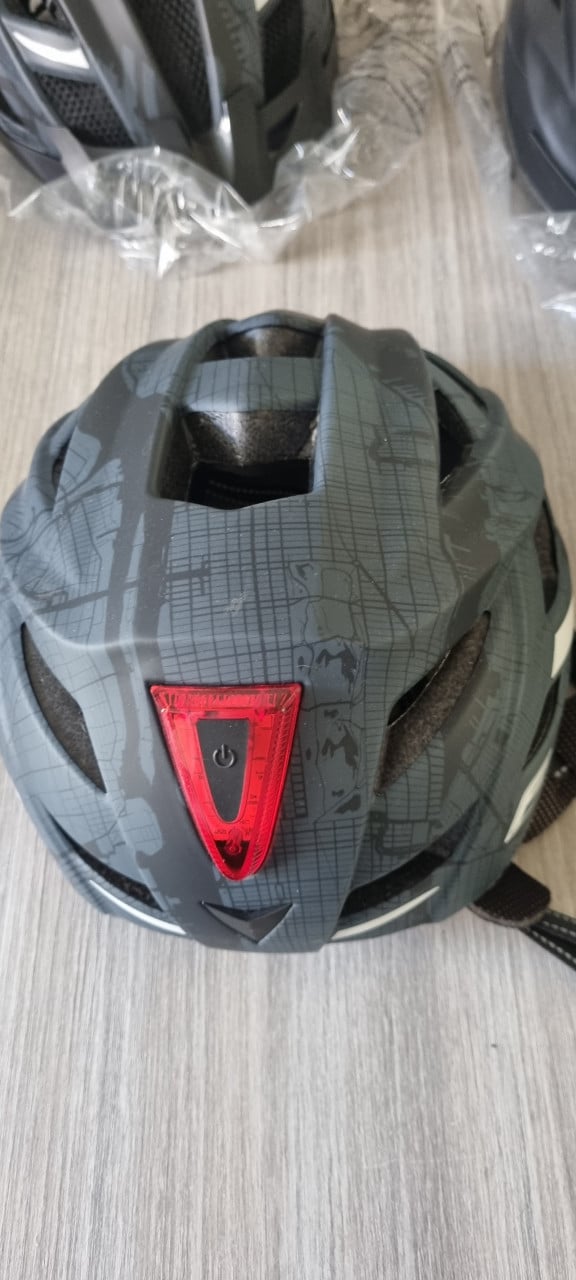 Diverse fietshelmen fischer maten s/m l/xl