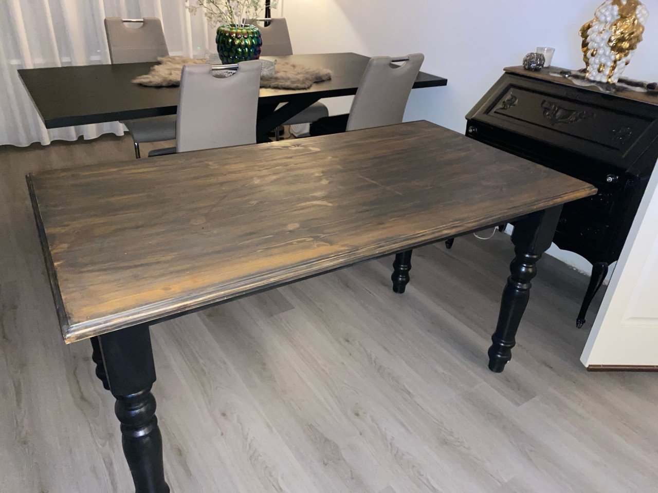 4 zeer nette eetkamer stoelen