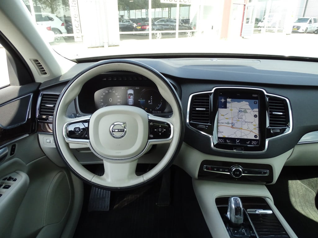 Volvo XC90 2.0 t8 twin engine awd momentum 7-pers | pano