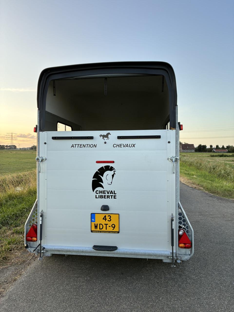 Als nieuwe  Cheval Liberte Gold 3 met zadelkamer, klep/deur en camera