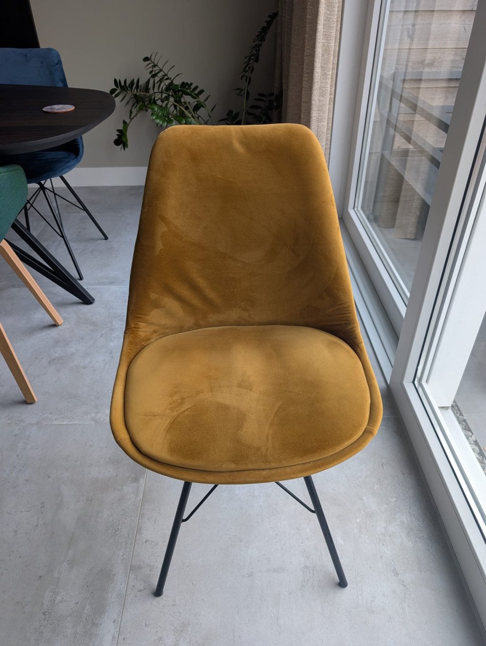 Stoffen stoelen 4x (2x okergeel, 2x blauw)