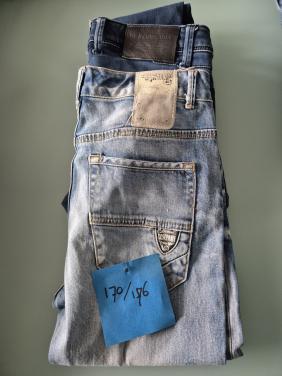 2 Jeans maat 170/176