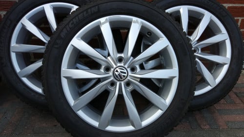 VW Golf Winterbanden + Dijon Velgen 17 inch Orgineel Top Staat
