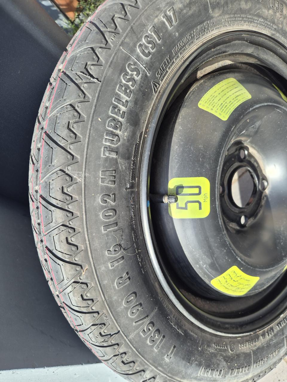 Nog wat banden met velg...