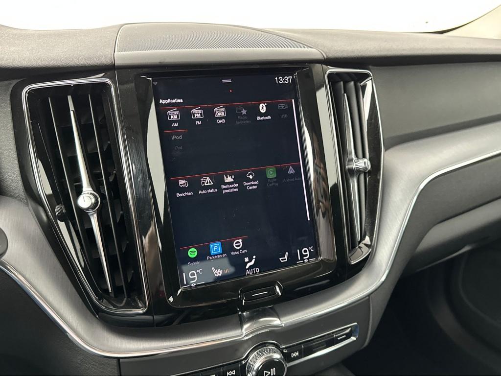 Volvo XC60 t5 253pk momentum| adap.cruise| trekhaak| leder| stoel.verw.