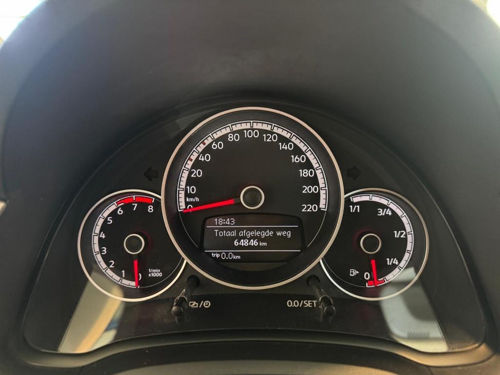 Volkswagen UP! 1.0 bmt high up!