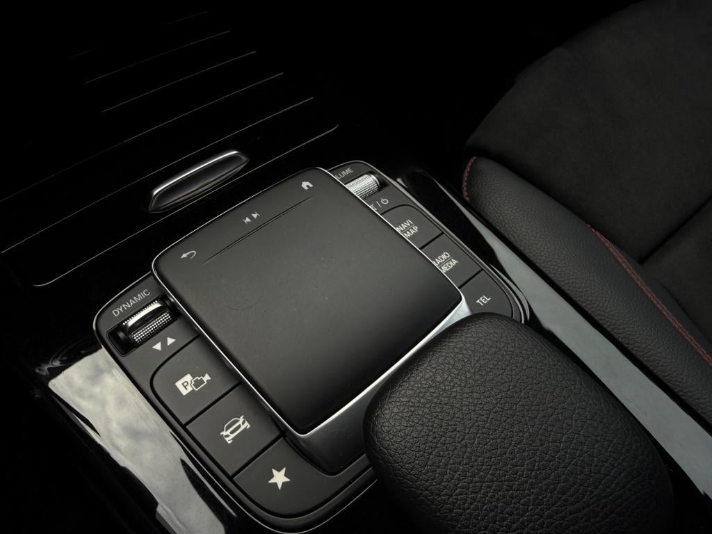 Mercedes-Benz Cla 250e - amg pakket - ambilight - pano -