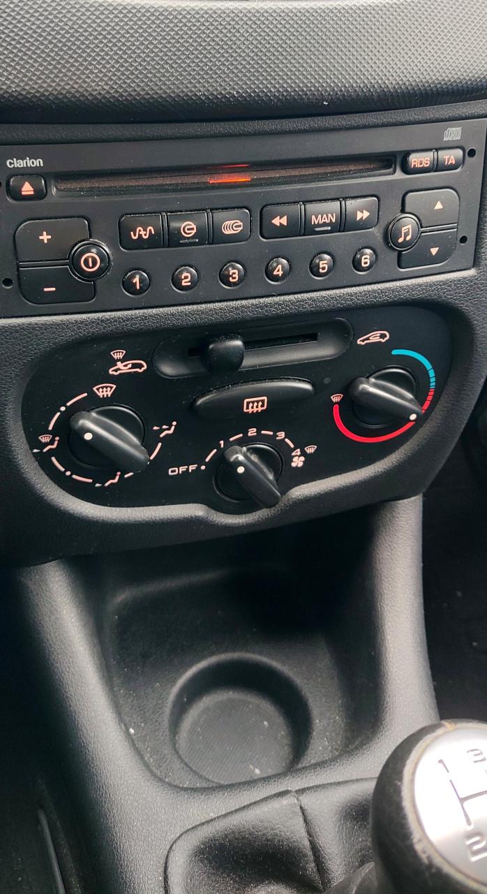 Peugeot 206+ (plus) met APK Aug. 2026