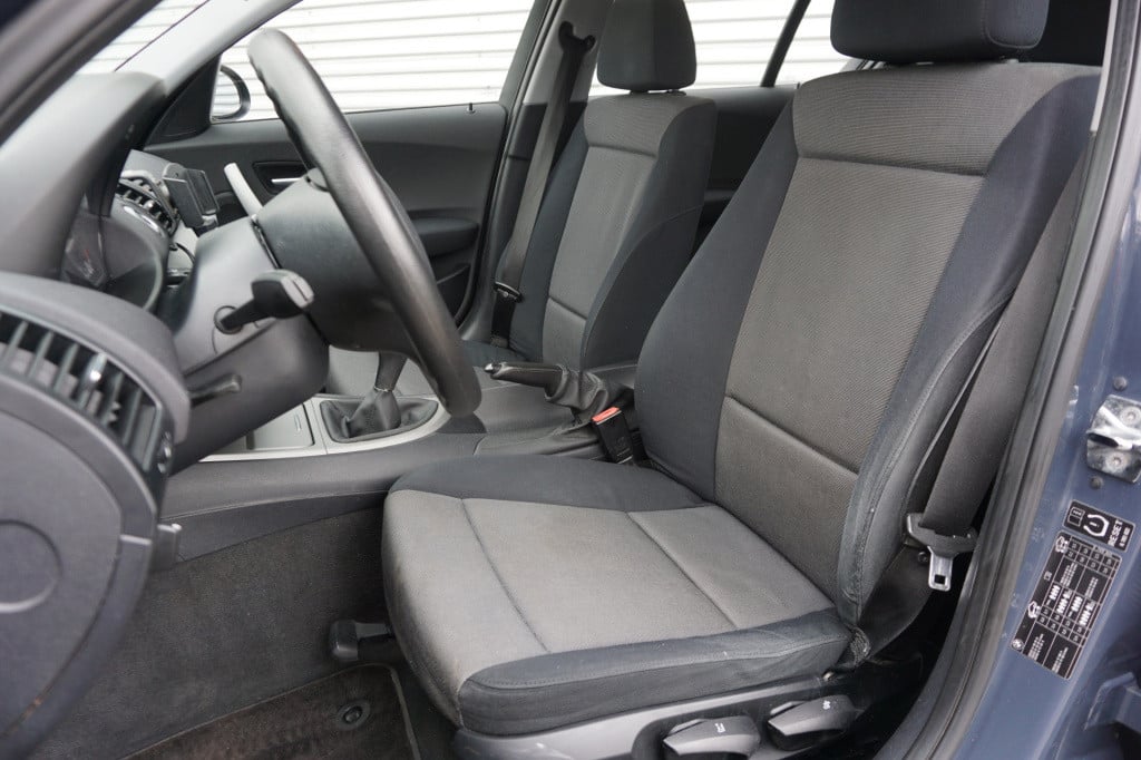 BMW 1 Serie 118i airco / elektr. ramen / lm velgen / nap / apk t/m 29-06-20