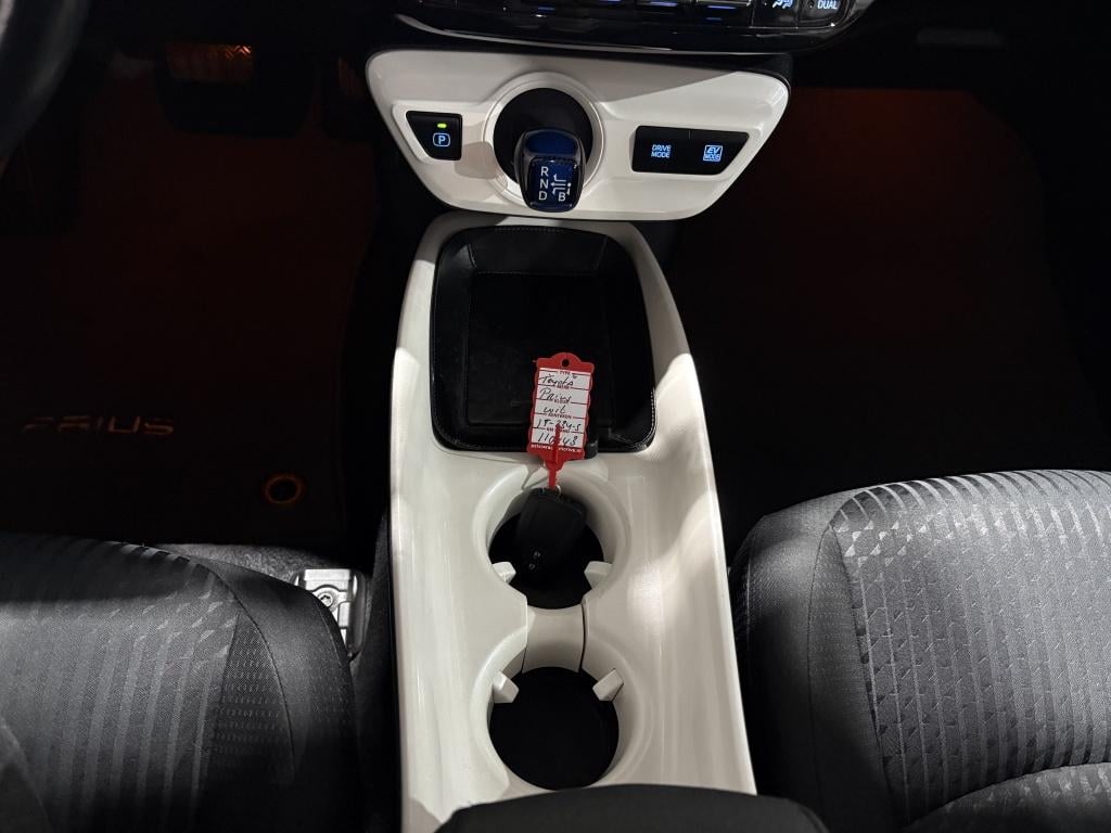 Toyota Prius 1.8 first edition | camera | bsm | pdc |