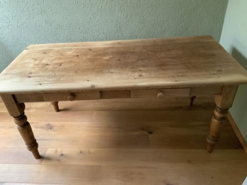 Eettafel van eikenhout