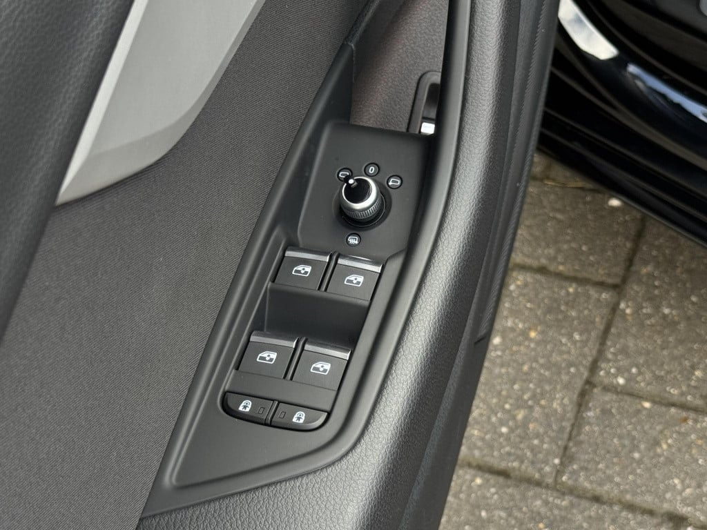 Audi A4 avant 35 tfsi advanced edition nl-auto, uitklapbare trekhaak | spor