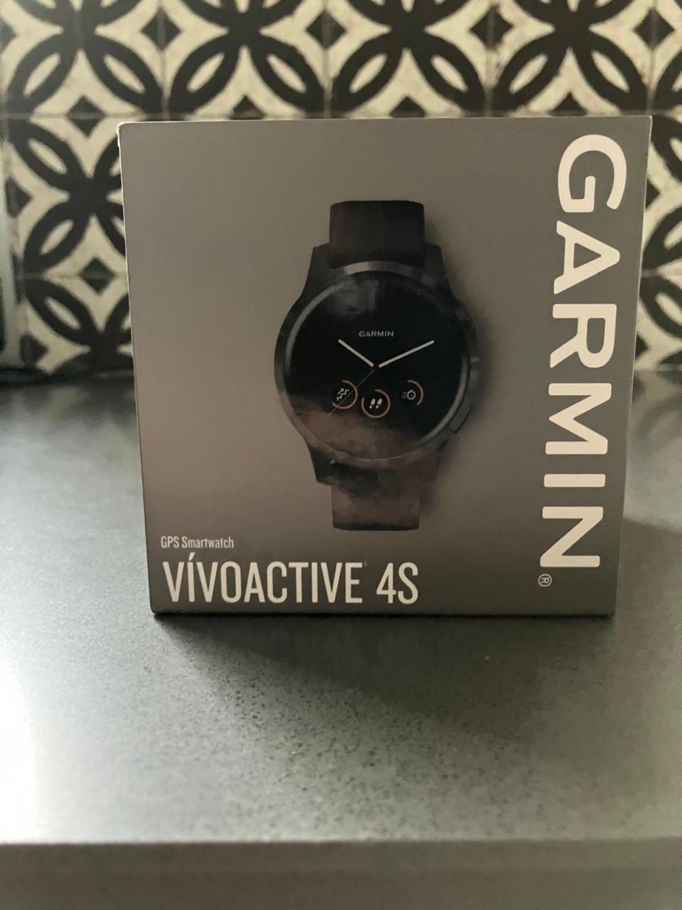Garmin Vivoactive 4S Smartwatch - sporthorloge met GPS tracker