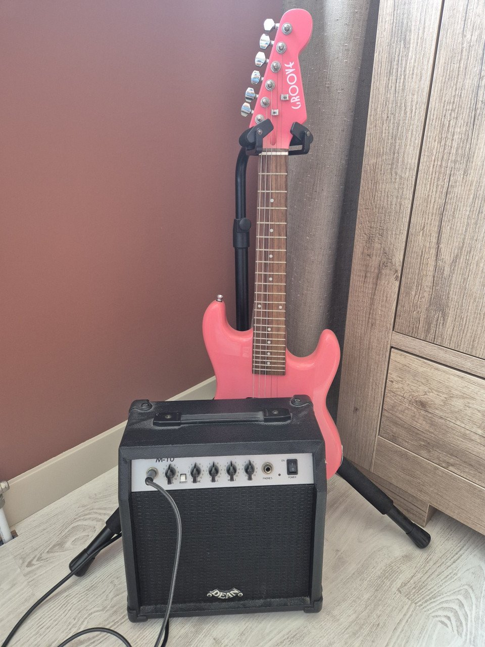 Gitaar + versterker + houder en tas