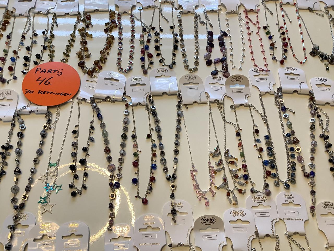 Partij mooie MKM Design kettingen. (Partij 46)