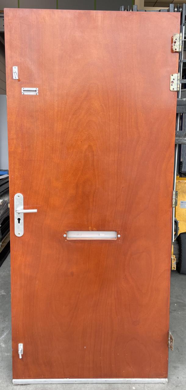 Goede houten voordeur