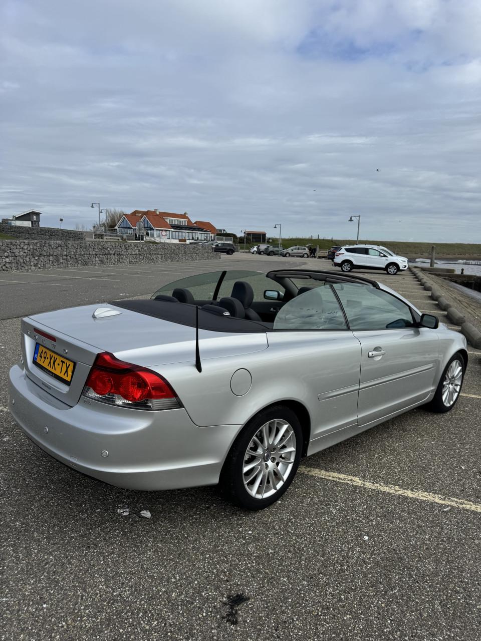 Volvo C70 2.4i Momentum Automaat | 2007 | 127.000 km | Dealer onderhouden