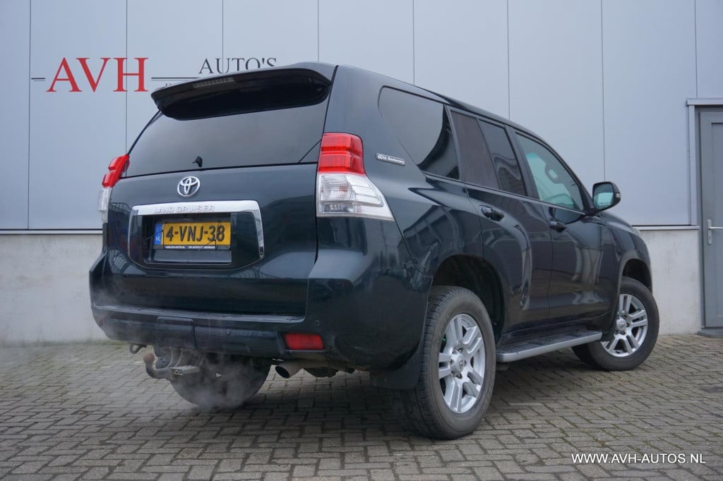 Toyota Land Cruiser 3.0 d-4d-f vx window van