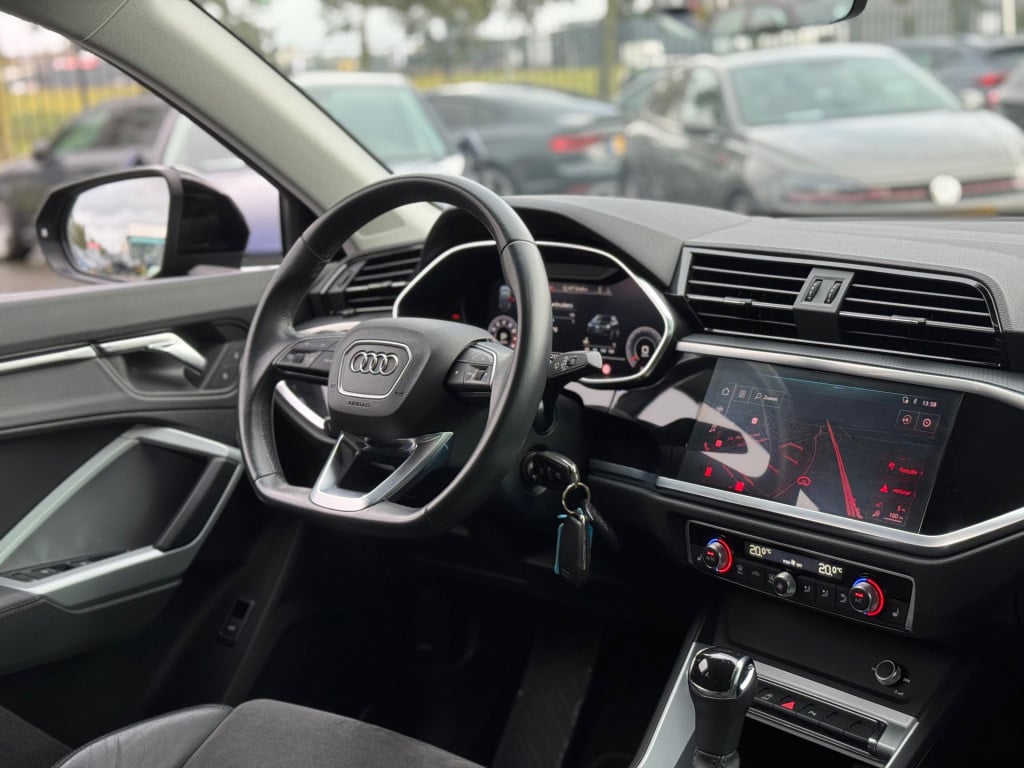 Audi Q3 sportback 35 tfsi s-line 3x * matrix led * camera * leder / alcanta
