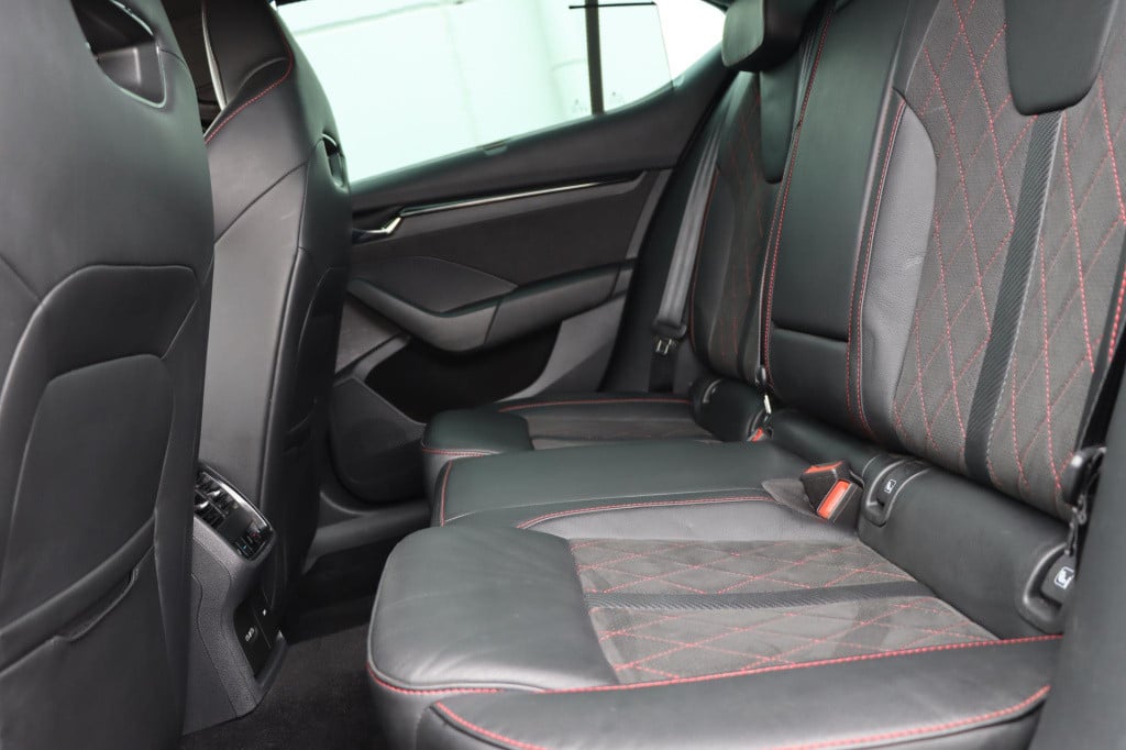 Skoda Octavia 1.4 tsi iv rs 245pk dsg6