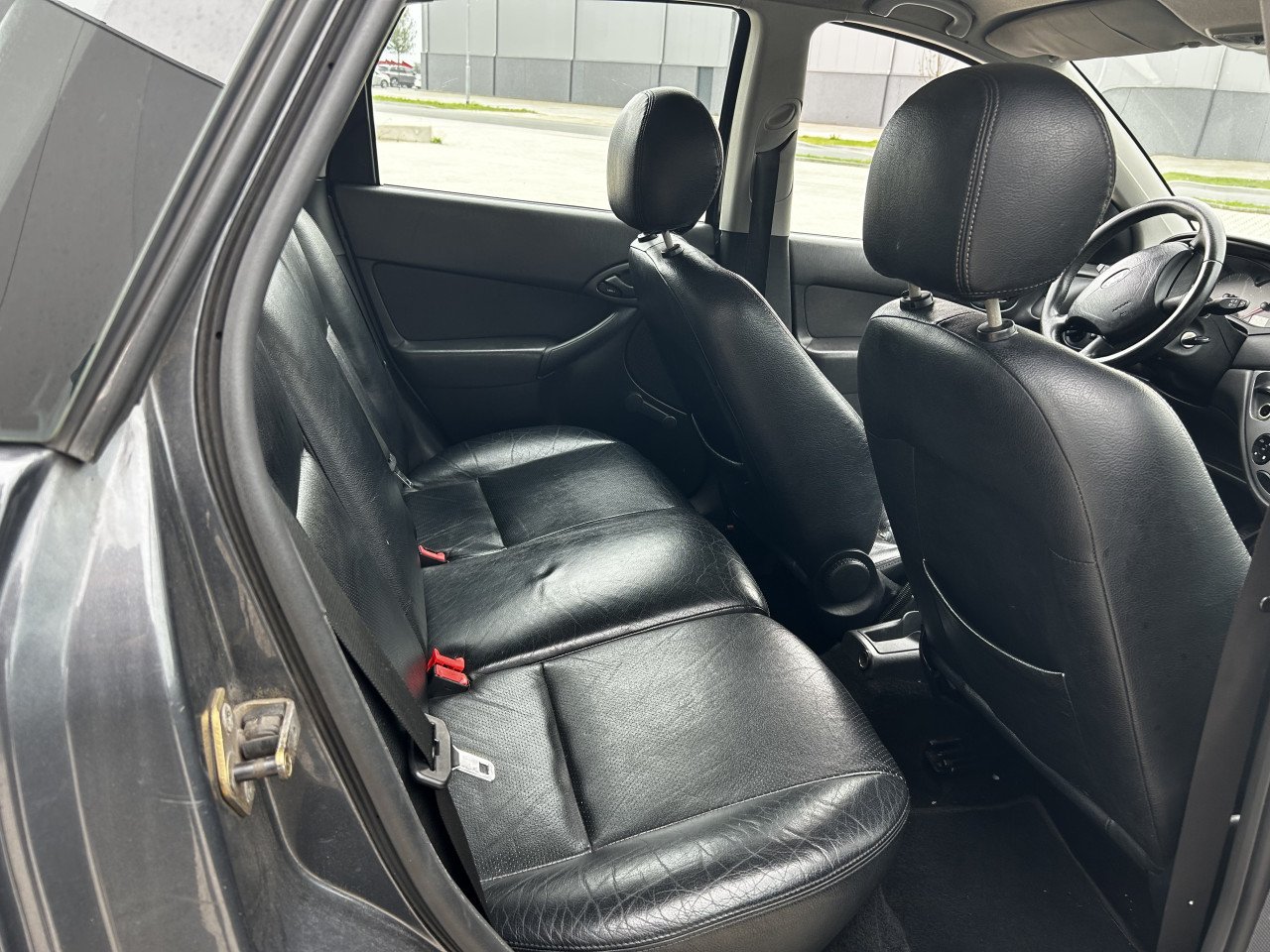 Ford Focus 1.6-16V Ambiente/INRUILKOOPJE/AIRCO