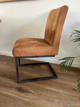 Eettafel 6 persoons, massief hout, metalen poten 190 x 90