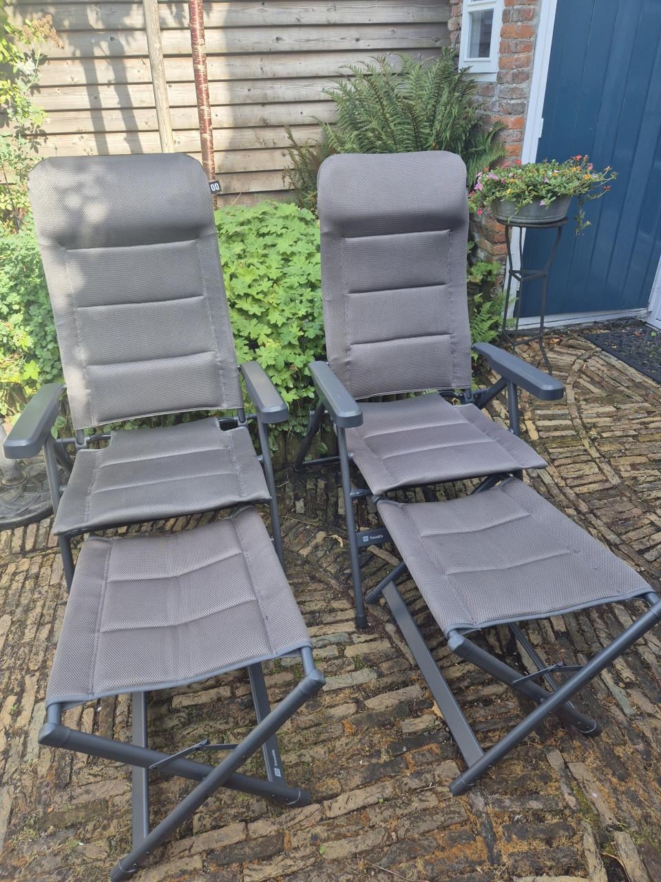 Standenstoelen met voetenbankjes Travellife Barletta