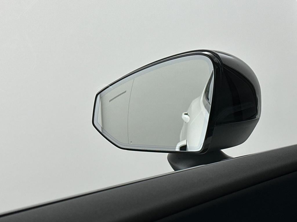 Volvo Ex30 plus europa black edition