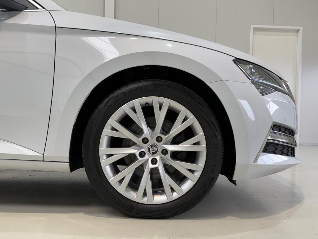 Skoda Superb combi 1.4 tsi iv 218pk style | pano dak | trekhaak