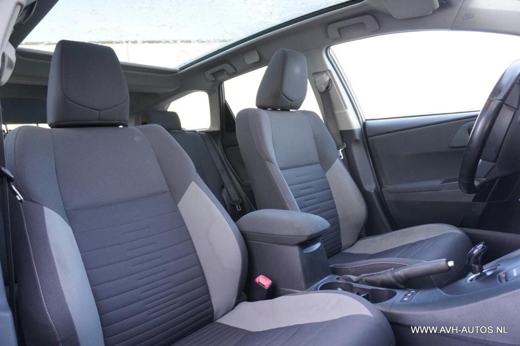 Toyota Auris touring sports 1.8 hybrid lease