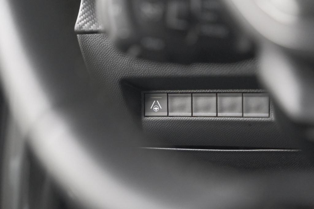 Peugeot 2008 puretech 130 eat8 gt | 360 camera | stoelmassage | adaptieve c