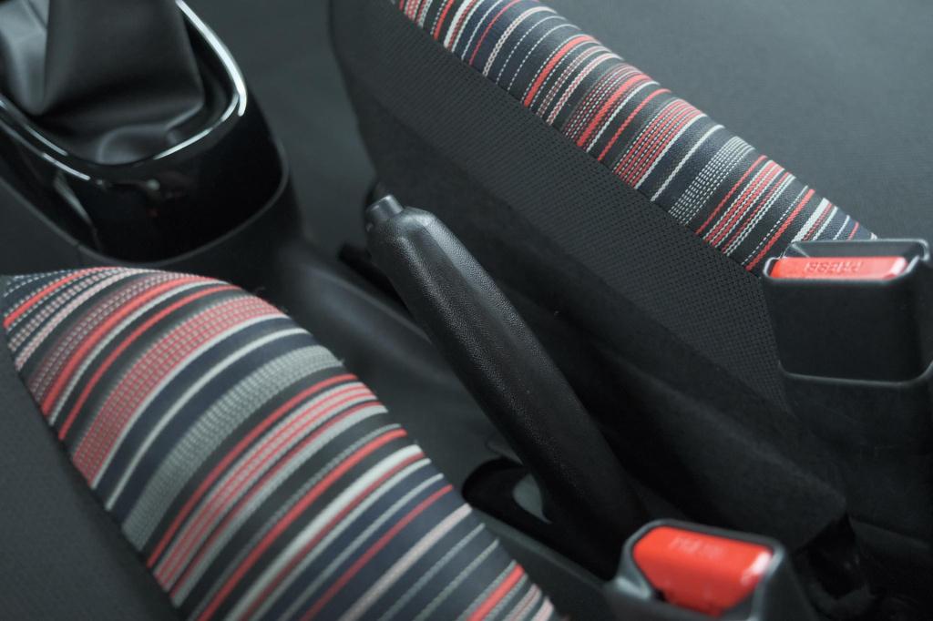 Citroen C1 1.0 vti feel | airco | bluetooth radio | 5 deurs | allseasonband