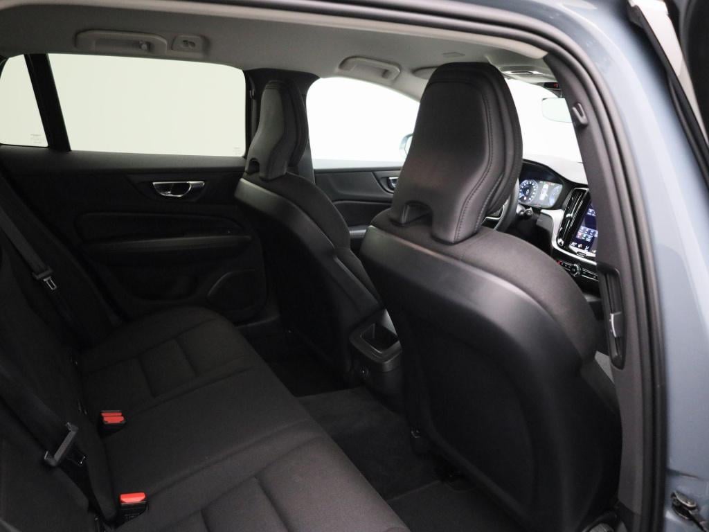 Volvo V60 b3 core dct | automaat | navigatie | virtual cockpit  | climate c