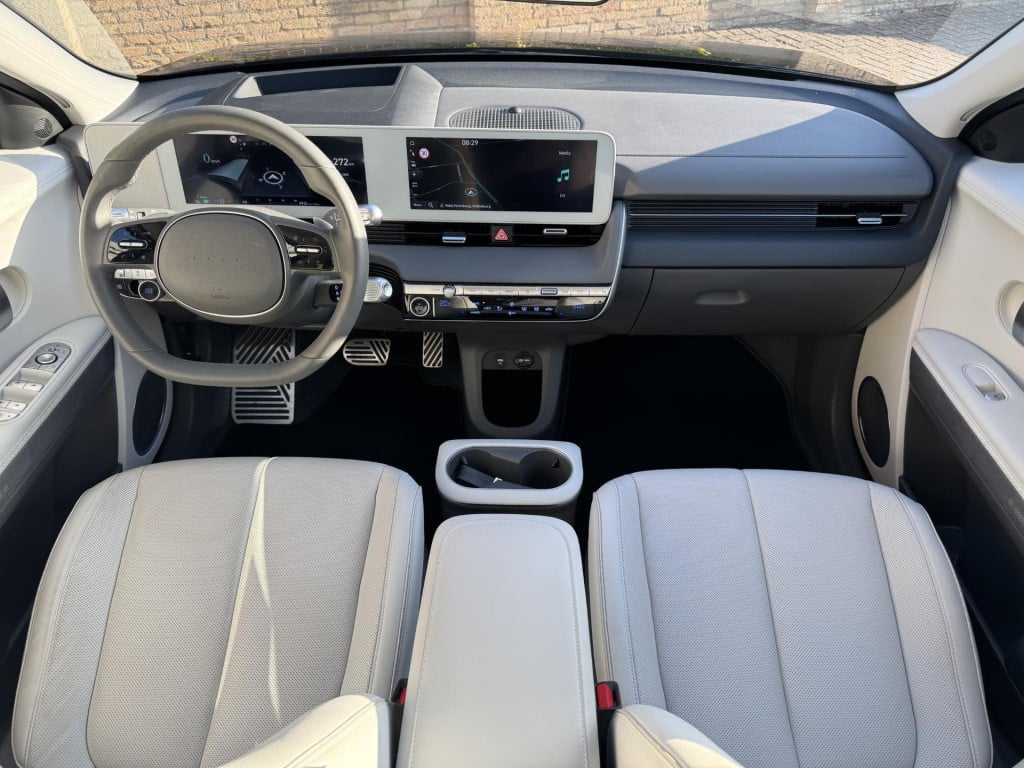 Hyundai Ioniq 5 connect+ 77.4 kwh + trekhaak!