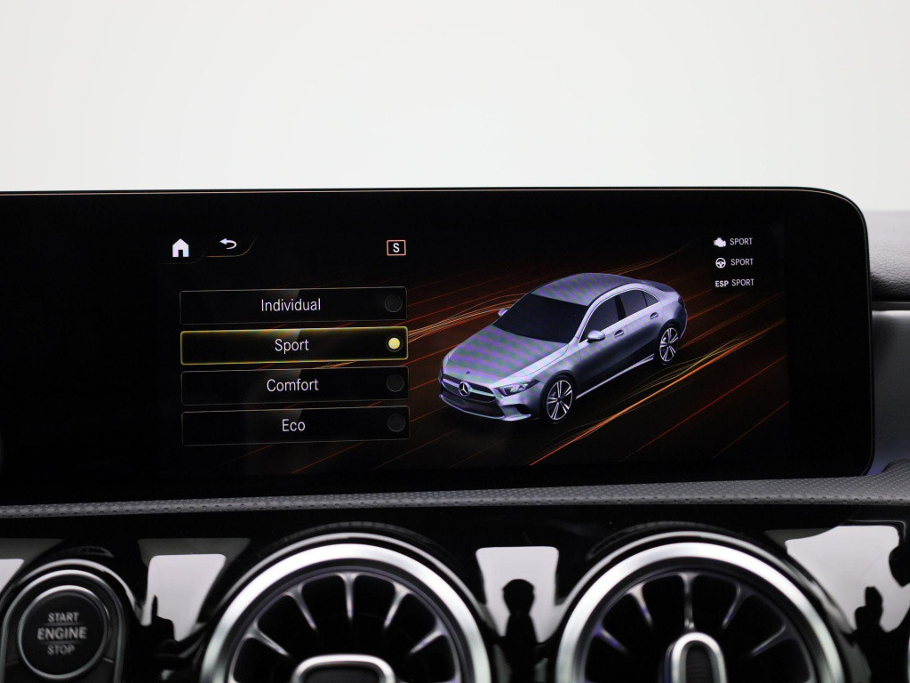 Mercedes-Benz A-Klasse 200 business solution amg | automaat | navigatie | a