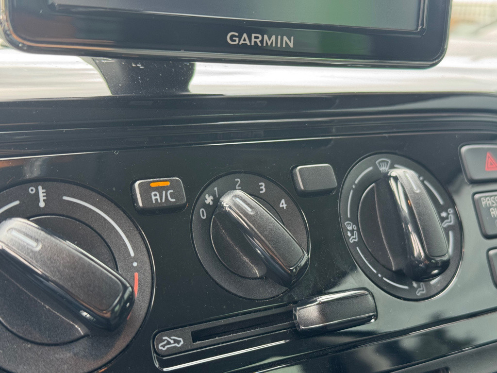 Volkswagen UP! 1.0 move up! eerste eigenaar * airco > navi