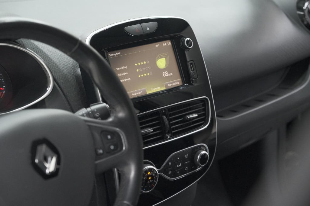 Renault Clio tce 90 intens | camera | navigatie | allseason banden | parkee