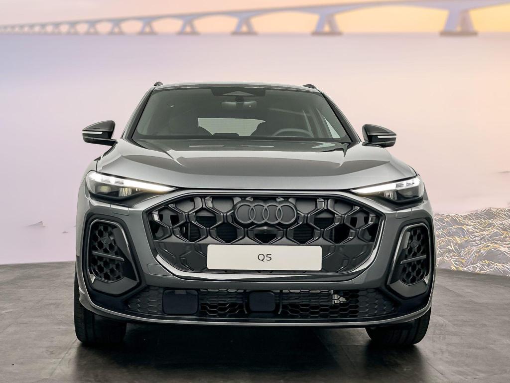 Audi Q5 s edition competition e-hybrid 270 kw / 367 pk suv