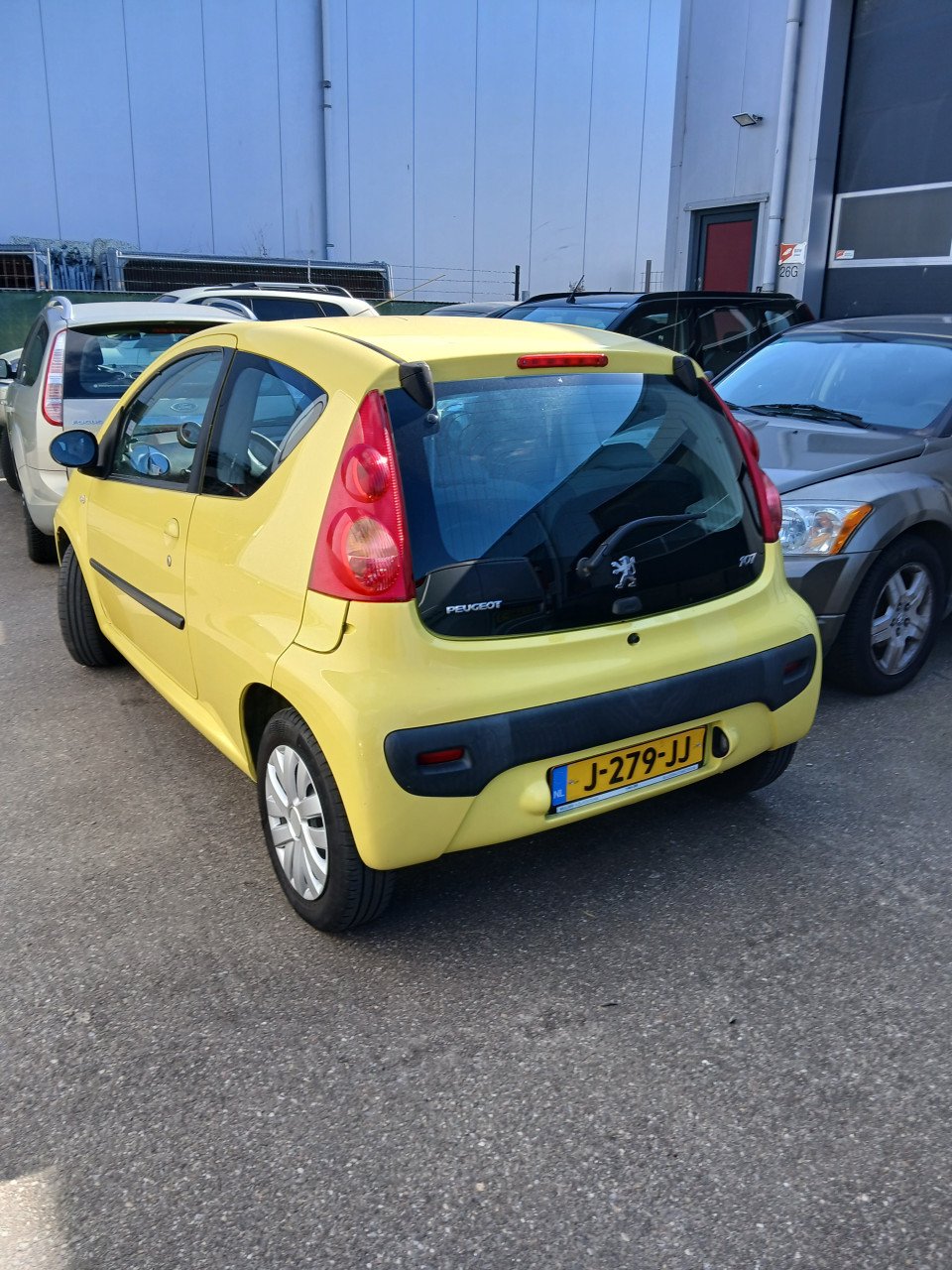 Peugeot 107-2011- km170234-Airco-stuurbekr.radio/cd - apk - 2200,=