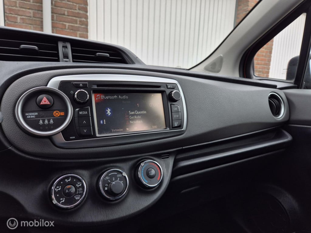 Toyota Yaris 1.0 vvt-i aspiration / camera / trekhaak / origineel nl