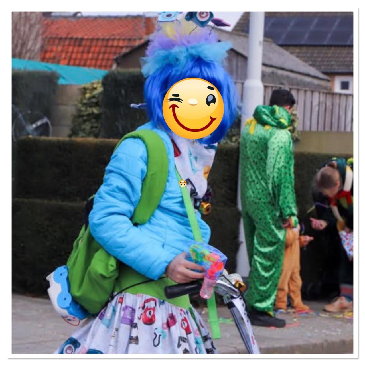 Carnavalsoutfit duo 'onbeperkt bellen'