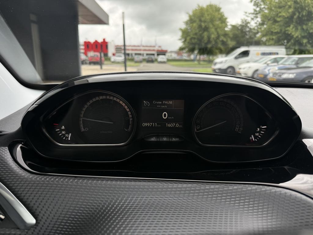 Peugeot 2008 1.2 puretech gt-line - trekhaak - parelmoerwit -