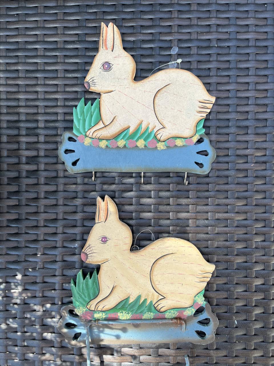 Leuke houten kapstokken in dieren thema (konijn, kat)