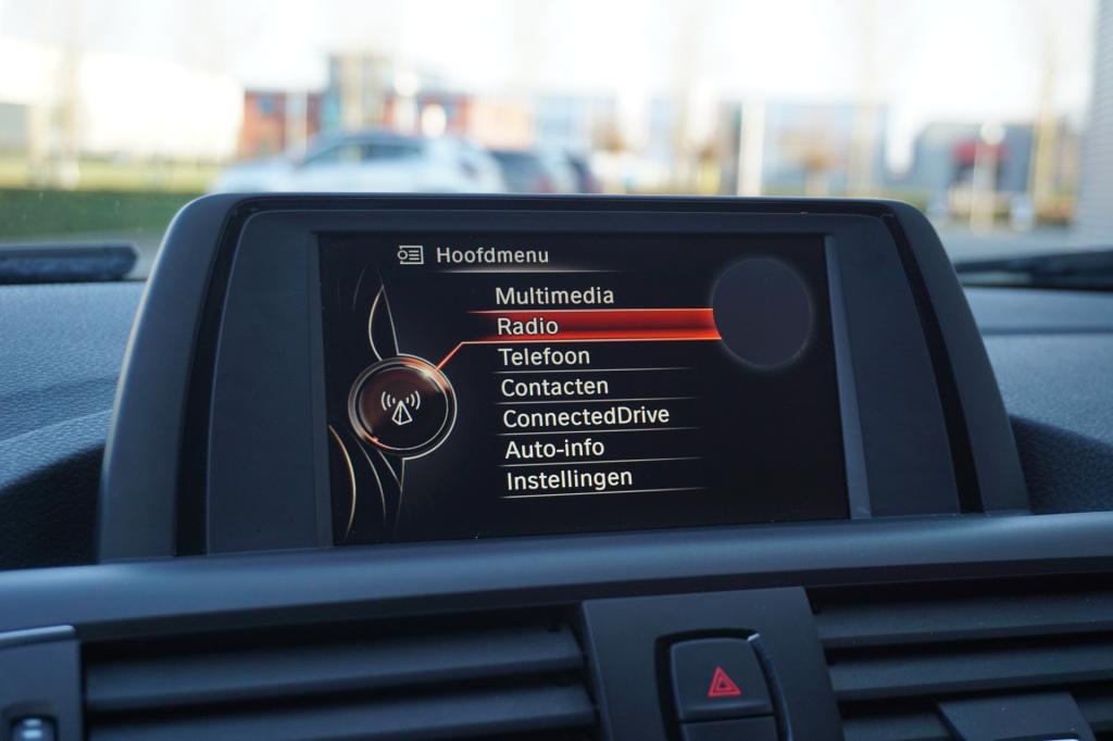 BMW 1 Serie 118i corporate lease m sport airco / cruise / stoelverw. / park