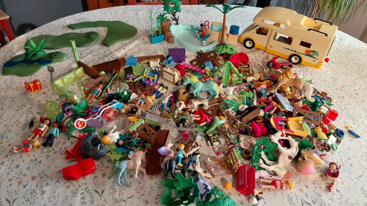Playmobil camper en zwembadje en meer!
