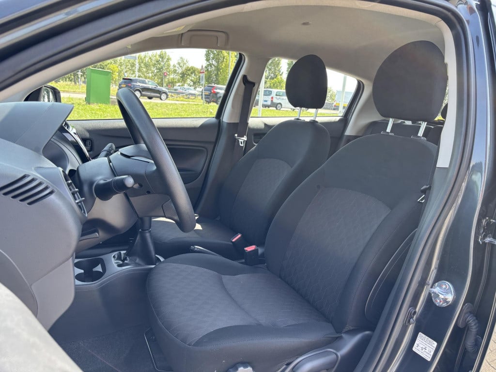 Mitsubishi Space Star 1.2 connect+
