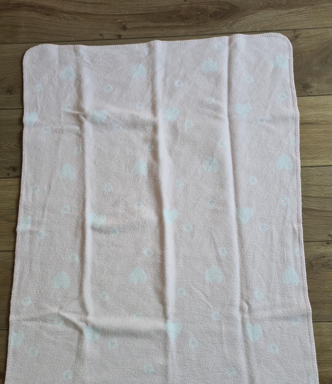 Roze / witte katoenen hartjes deken van Prenatal 90X70 cm